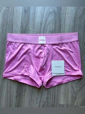Calvin Klein | Icon Logo Microfiber Stretch Low Rise Trunk in Pink (Small)